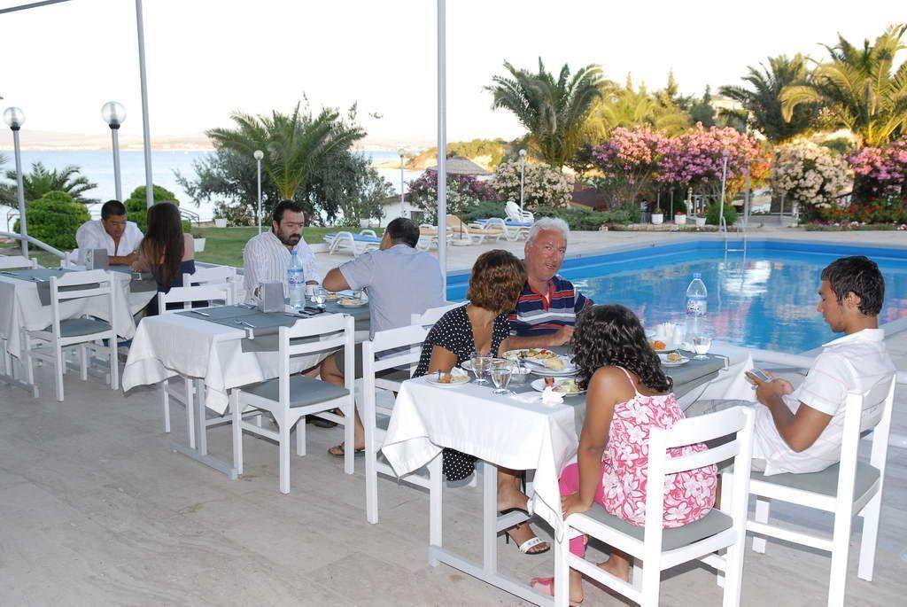 Cesme Ladin Hotel Exterior foto